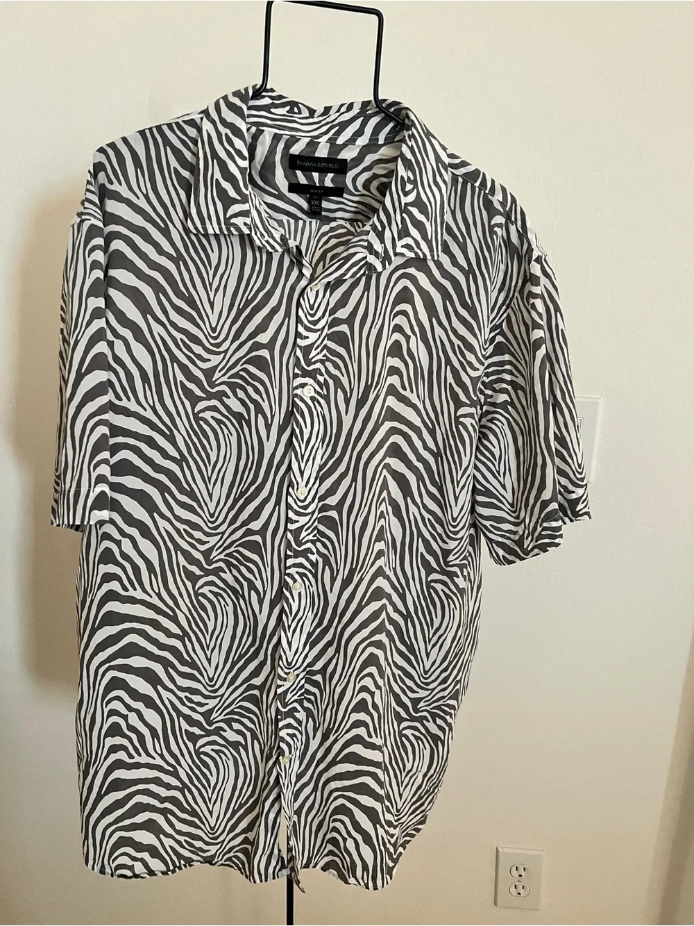 Banana Republic Black and White Zebra-Print Short Sleeve Button-Down